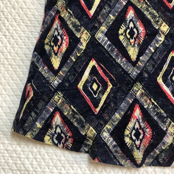 Pattered Tank Top - Picture 3 of 4